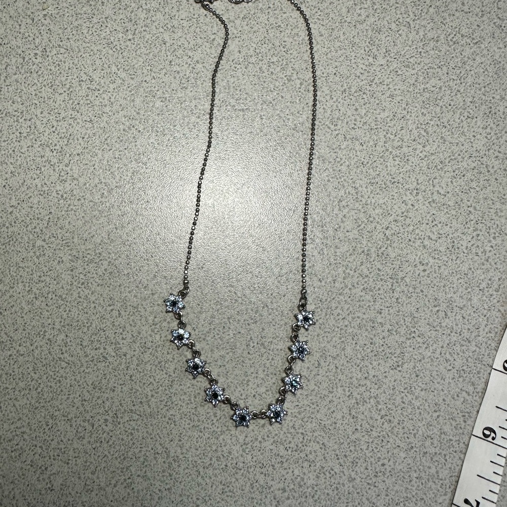 Minimalist Silver Necklace with Delicate Design